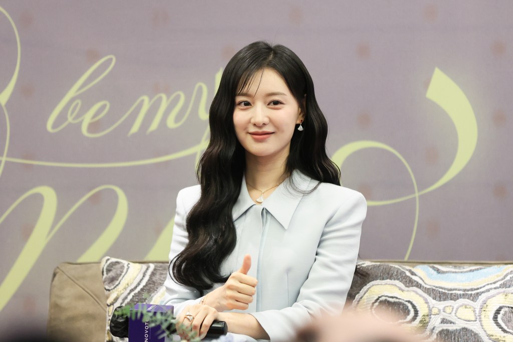 KIM JI WON EXUDED GRACE AND POISE AT HER PRESS CONFERENCE IN&nbsp;MANILA